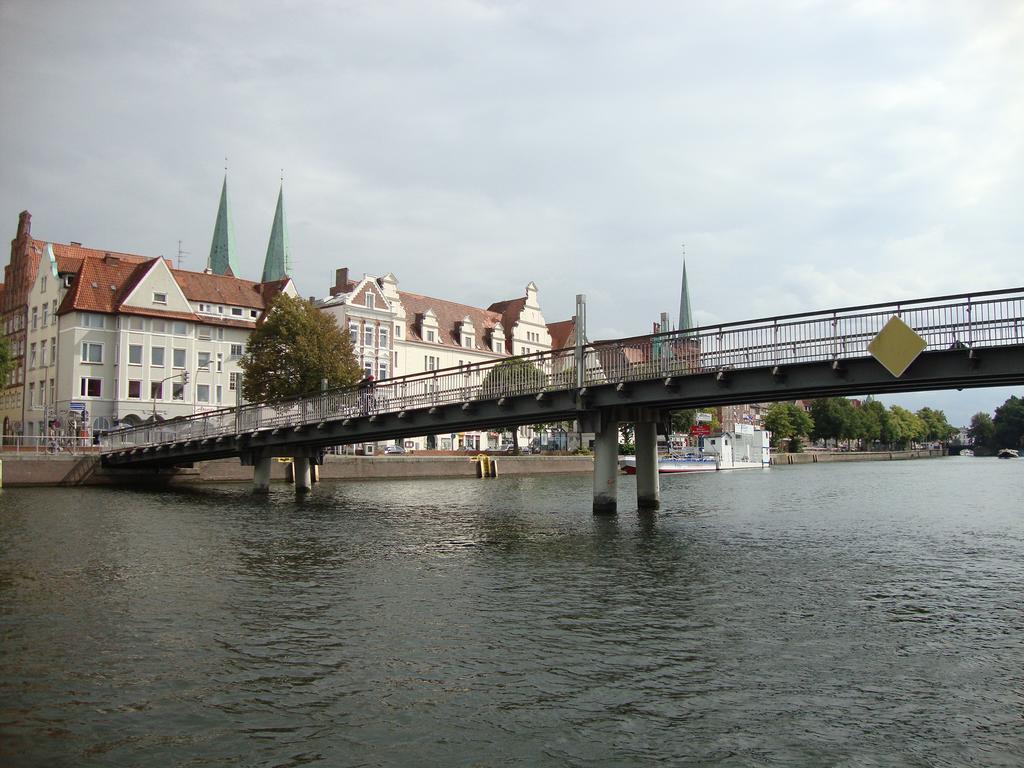 Hotel An Der Marienkirche Любек Экстерьер фото